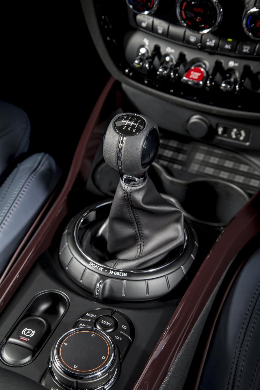 Mini Cooper D Clubman 2015 года  (UK) (фото 121 из 127)